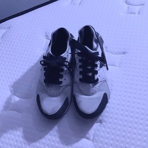 Black and white Nike Huarache Run